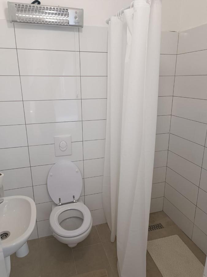 Studio Apartman Brletic Tounj Екстер'єр фото